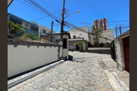 Casa à venda com 900m², 3 quartos e 7 vagasPortaria