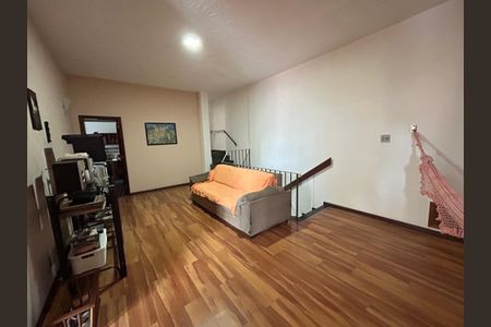 Casa à venda com 900m², 3 quartos e 7 vagasSala 4