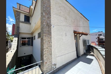 Casa à venda com 900m², 3 quartos e 7 vagasVaranda
