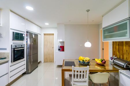 Apartamento à venda com 214m², 3 quartos e 4 vagas