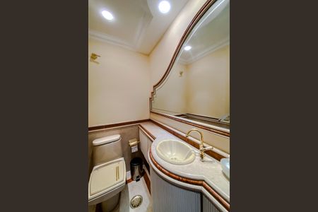 Apartamento para alugar com 394m², 4 quartos e 5 vagas Apartamento para alugar com 394m², 4 quartos e 5 vagasLavabo