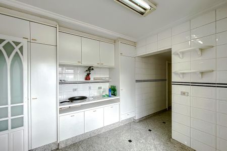 Apartamento para alugar com 394m², 4 quartos e 5 vagas Apartamento para alugar com 394m², 4 quartos e 5 vagasÁrea de Serviço