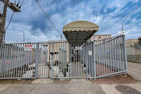 Apartamento à venda com 52m², 2 quartos e 1 vaga Apartamento à venda com 52m², 2 quartos e 1 vagaFachada