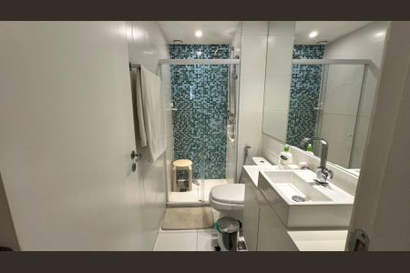 Apartamento à venda com 106m², 4 quartos e 1 vaga Apartamento à venda com 106m², 4 quartos e 1 vagaBanheiro Social