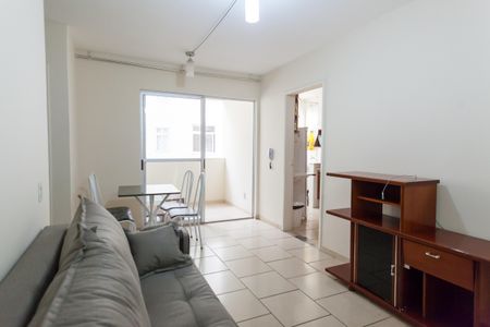 sala  de apartamento para alugar com 3 quartos, 55m² em Floresta, Belo Horizonte