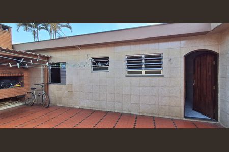 Casa à venda com 166m², 4 quartos e 5 vagasQuintal 