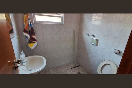 Casa à venda com 166m², 4 quartos e 5 vagasBanheiro edicula 