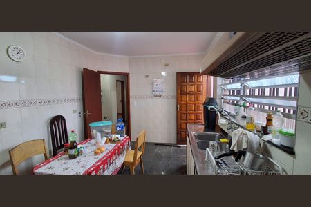 Casa à venda com 166m², 4 quartos e 5 vagasCozinha 