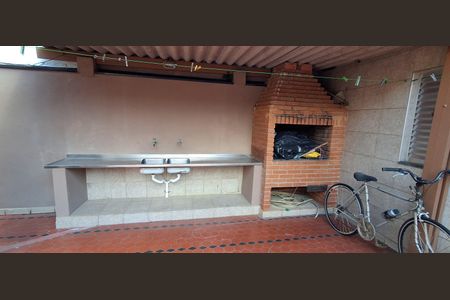 Casa à venda com 166m², 4 quartos e 5 vagasQuintal 