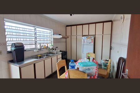 Casa à venda com 166m², 4 quartos e 5 vagasCozinha 