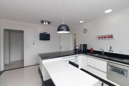 Casa à venda com 265m², 4 quartos e 4 vagasCozinha