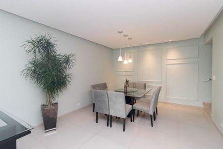 Casa à venda com 265m², 4 quartos e 4 vagasSala