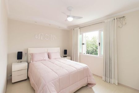 Casa à venda com 265m², 4 quartos e 4 vagasQuarto Suíte