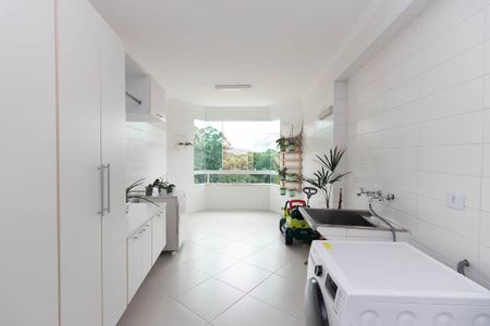 Casa à venda com 265m², 4 quartos e 4 vagasÁrea de Serviço