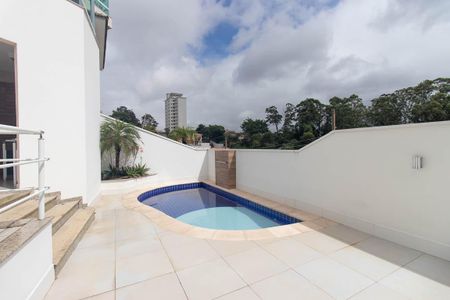 Casa à venda com 265m², 4 quartos e 4 vagasTerraço com Piscina