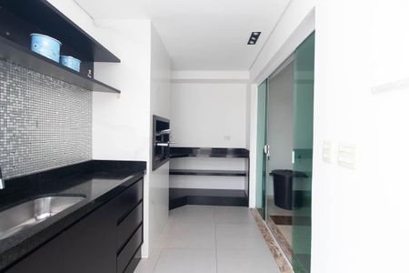 Casa à venda com 265m², 4 quartos e 4 vagasChurrasqueira