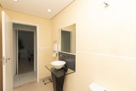 Casa à venda com 265m², 4 quartos e 4 vagasLavabo