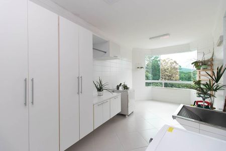 Casa à venda com 265m², 4 quartos e 4 vagasÁrea de Serviço