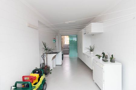Casa à venda com 265m², 4 quartos e 4 vagasÁrea de Serviço