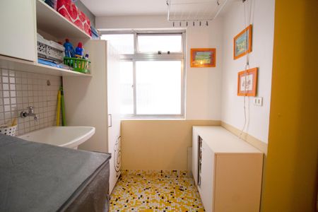 Apartamento à venda com 80m², 2 quartos e 1 vagaÁrea de serviço