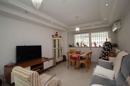 Casa à venda com 155m², 3 quartos e 4 vagasSala