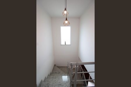 Casa à venda com 155m², 3 quartos e 4 vagasEscada