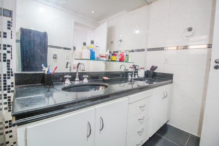 Apartamento à venda com 125m², 3 quartos e 3 vagasQuarto 3 - Banheiro - Suíte