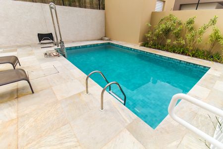 Apartamento para alugar com 32m², 2 quartos e sem vagaÁrea comum - Piscina