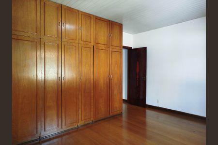 Casa à venda com 105m², 3 quartos e sem vagaQuarto 1