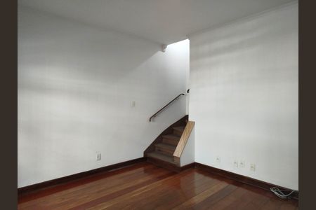 Casa à venda com 105m², 3 quartos e sem vagaSala