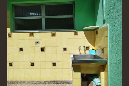 Casa à venda com 105m², 3 quartos e sem vagaÁrea de serviço e quintal - tanque