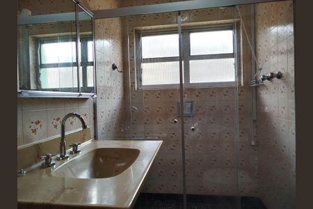 Casa à venda com 105m², 3 quartos e sem vagaBanheiro 1