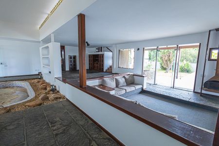 Casa à venda com 1155m², 7 quartos e 6 vagassala / 3 ambiantes