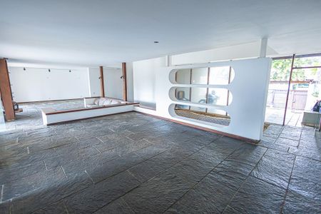 Casa à venda com 1155m², 7 quartos e 6 vagassala / 3 ambiantes