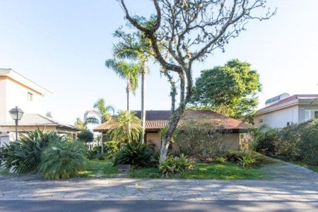 Casa de condomínio para alugar com 500m², 4 quartos e 2 vagas Casa de condomínio para alugar com 500m², 4 quartos e 2 vagasÁrea externa