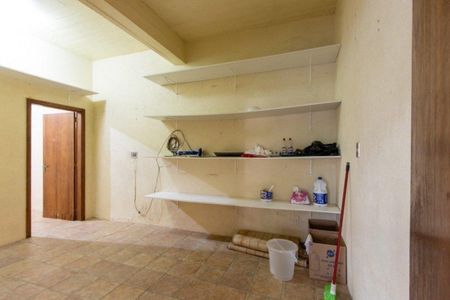 Casa de condomínio para alugar com 500m², 4 quartos e 2 vagas Casa de condomínio para alugar com 500m², 4 quartos e 2 vagasÁrea de serviço