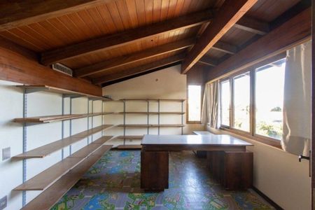 Casa de condomínio para alugar com 500m², 4 quartos e 2 vagas Casa de condomínio para alugar com 500m², 4 quartos e 2 vagasEscritório