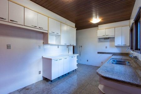 Casa de condomínio para alugar com 500m², 4 quartos e 2 vagas Casa de condomínio para alugar com 500m², 4 quartos e 2 vagasCozinha
