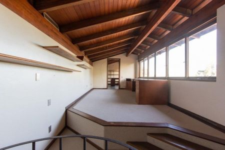Casa de condomínio para alugar com 500m², 4 quartos e 2 vagas Casa de condomínio para alugar com 500m², 4 quartos e 2 vagasEscritório