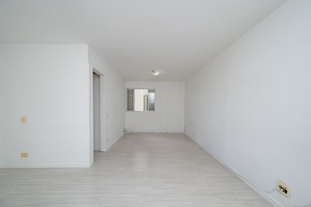 Apartamento à venda com 70m², 2 quartos e 1 vaga Apartamento à venda com 70m², 2 quartos e 1 vagaSala