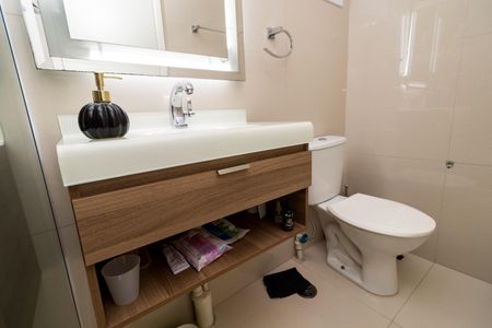 Apartamento à venda com 56m², 2 quartos e 1 vagaBanheiro Social