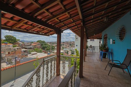 Casa à venda com 323m², 4 quartos e 4 vagasVaranda da Sala