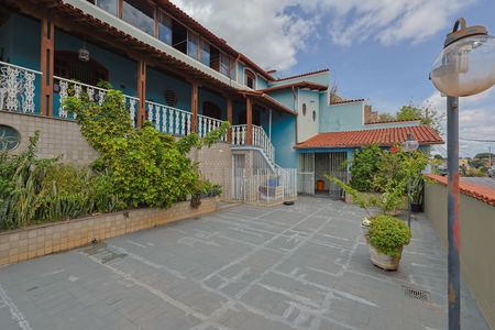 Casa à venda com 323m², 4 quartos e 4 vagasQuintal