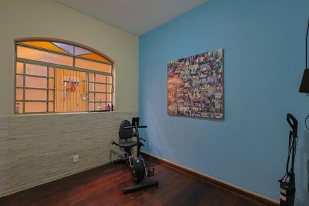 Casa à venda com 323m², 4 quartos e 4 vagasQuarto 2