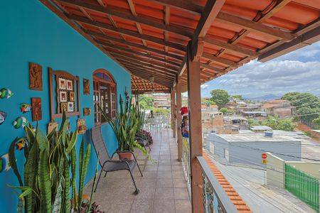 Casa à venda com 323m², 4 quartos e 4 vagasVaranda da Sala