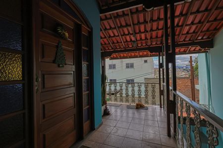 Casa à venda com 323m², 4 quartos e 4 vagasVaranda da Sala