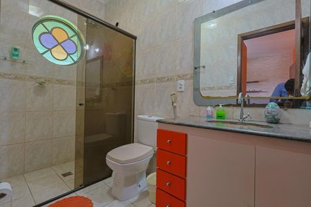 Casa à venda com 323m², 4 quartos e 4 vagasBanheiro da Suíte 1