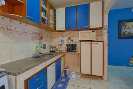 Casa à venda com 323m², 4 quartos e 4 vagasCozinha e Copa