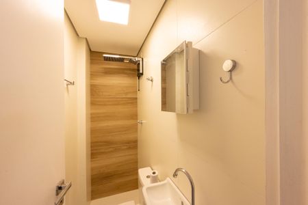 Apartamento à venda com 107m², 3 quartos e 2 vagas Apartamento à venda com 107m², 3 quartos e 2 vagasBanheiro de Serviço