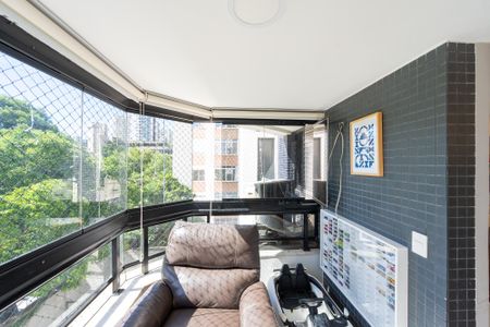 Apartamento à venda com 107m², 3 quartos e 2 vagas Apartamento à venda com 107m², 3 quartos e 2 vagasVaranda